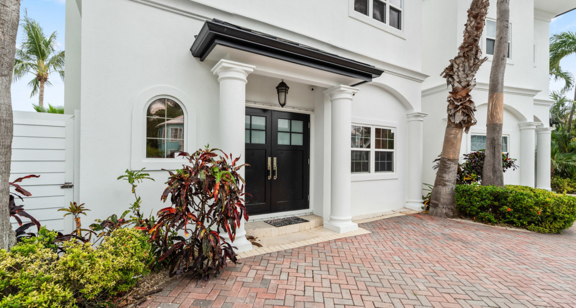 Palacades #2 (4 Bed Oceanfront Villa) - Image 25