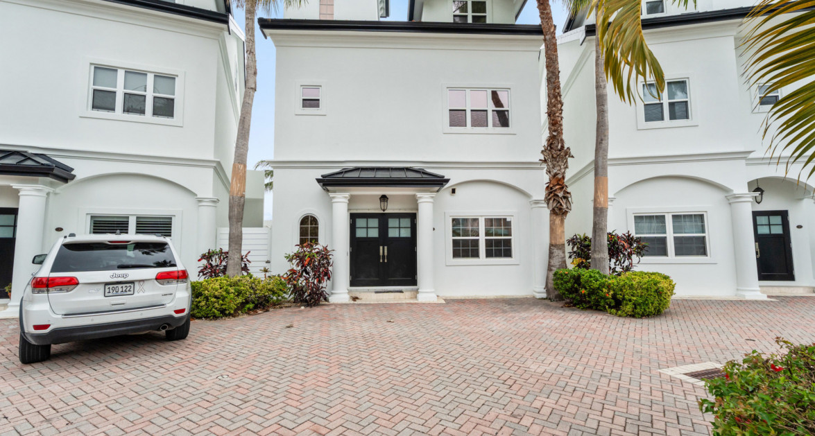 Palacades #2 (4 Bed Oceanfront Villa) - Image 24