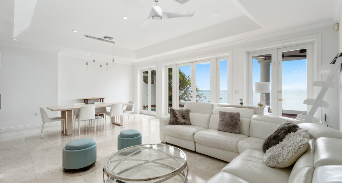 Palacades #2 (4 Bed Oceanfront Villa) - Image 1