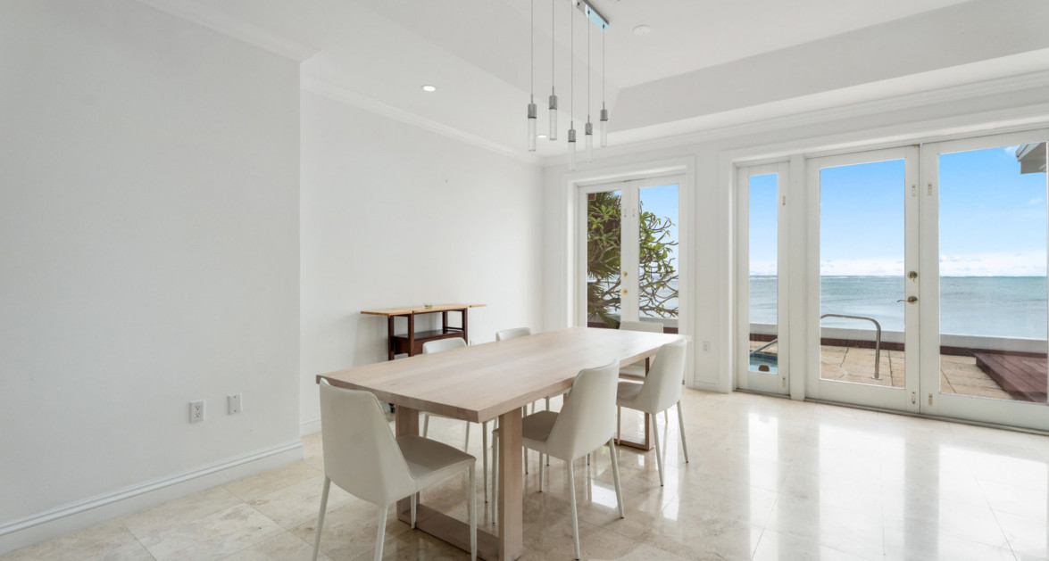 Palacades #2 (4 Bed Oceanfront Villa) - Image 2