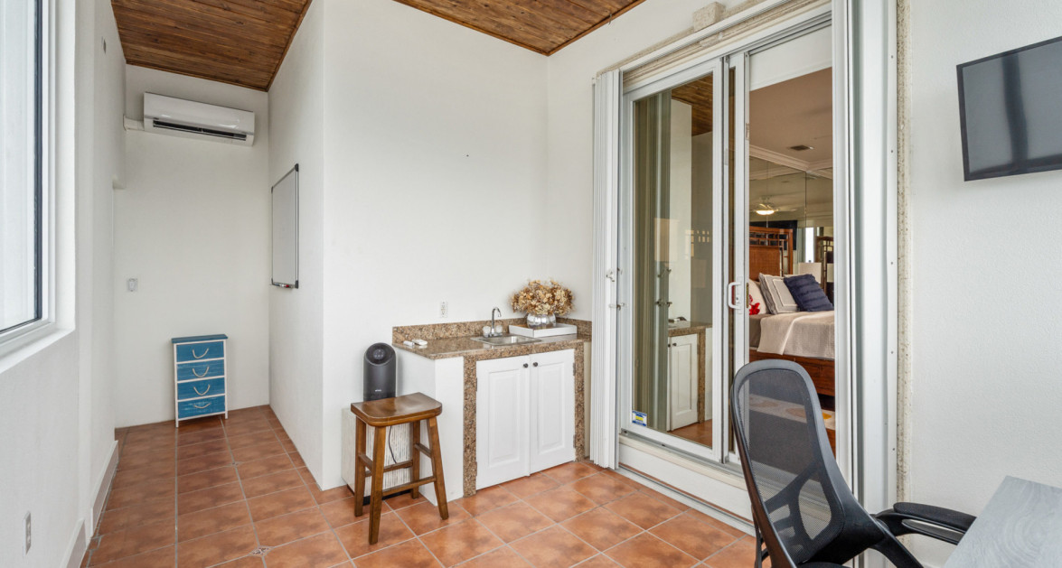 Palacades #2 (4 Bed Oceanfront Villa) - Image 15