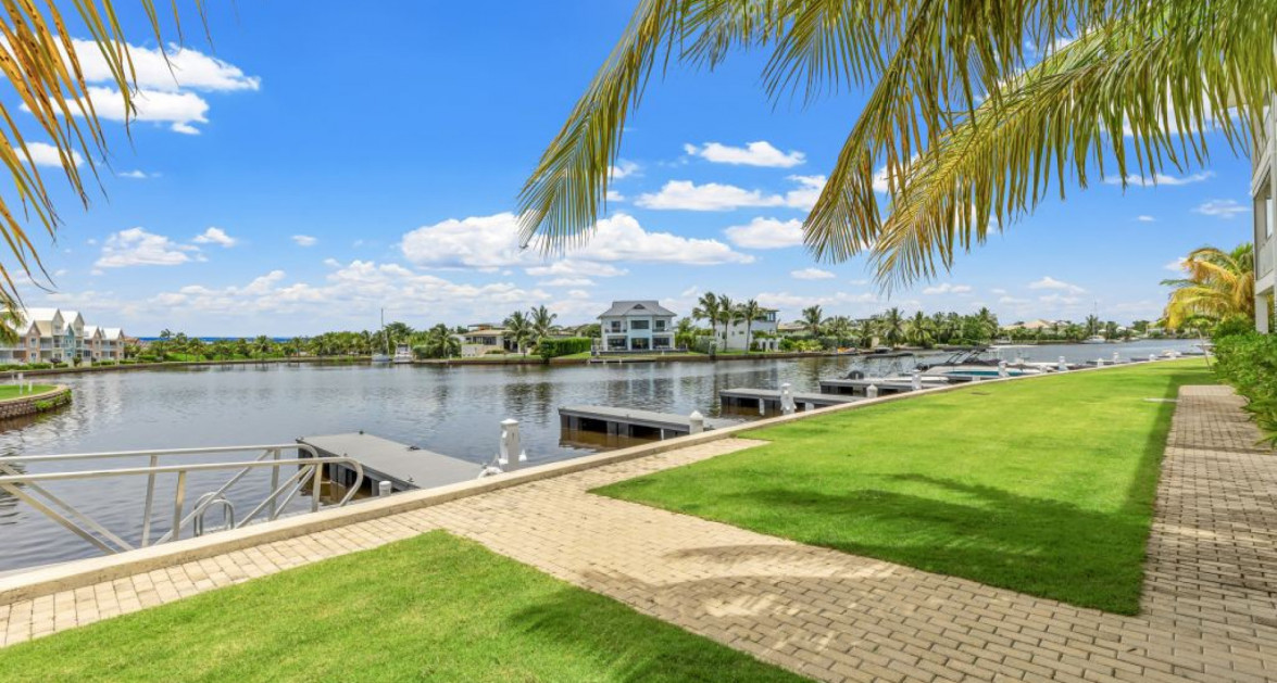 Periwinkle | Three Bed Cottage with Dock - Image 3