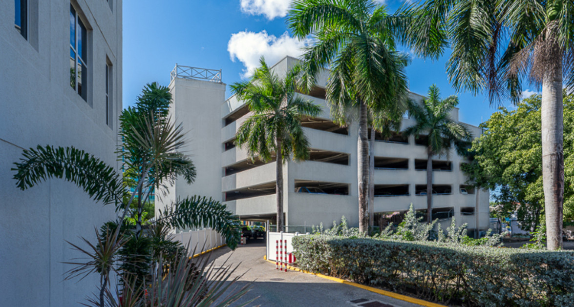 Piccadilly Centre and Parking Garage - Image 2