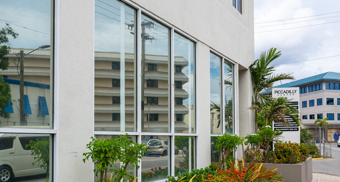 Piccadilly Centre and Parking Garage - Image 5