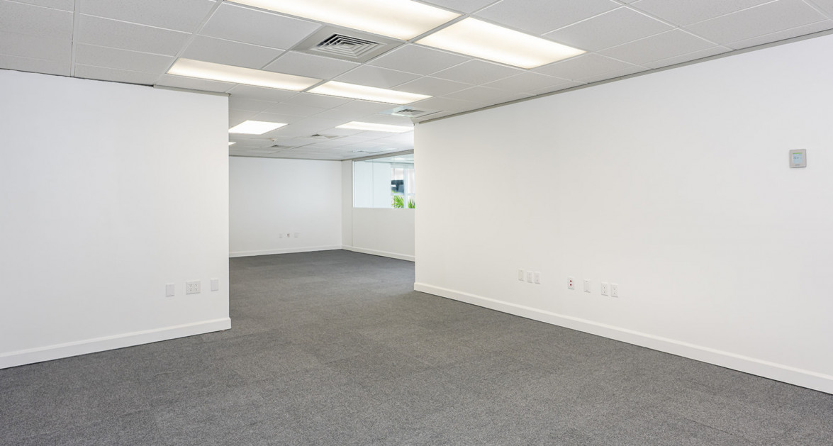 Piccadilly Centre and Parking Garage - Image 12