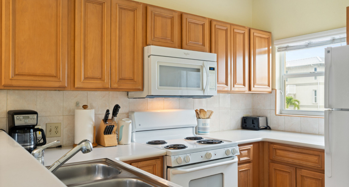 Plantation Village #44 | Seven Mile Beach – Pool & Garden View Condo with Great Rental Income - Image 14