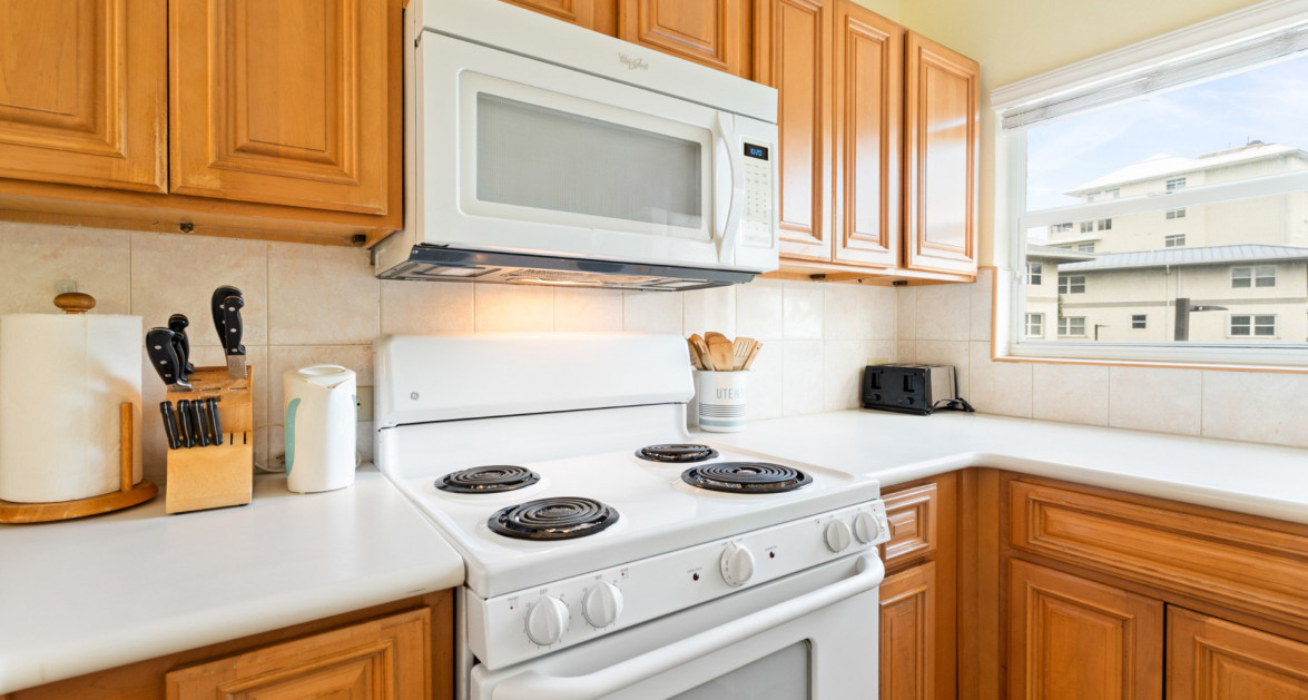 Plantation Village #44 | Seven Mile Beach – Pool & Garden View Condo with Great Rental Income - Image 15