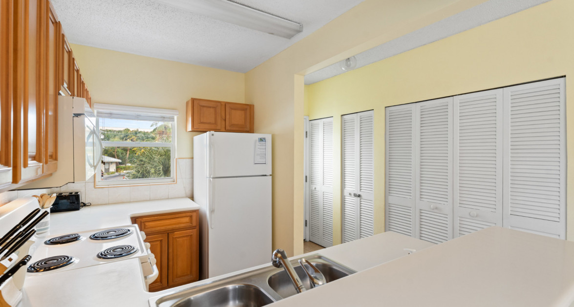 Plantation Village #44 | Seven Mile Beach – Pool & Garden View Condo with Great Rental Income - Image 16