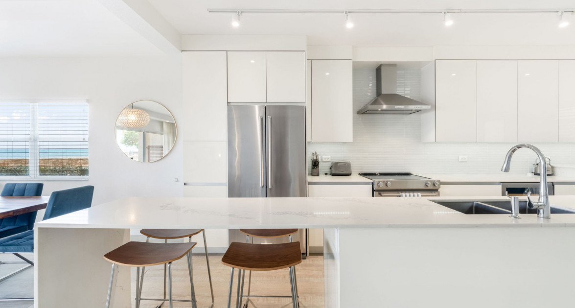 Plantation Village Seven Mile Beach Front Fully Renovated Ground Floor - Image 4