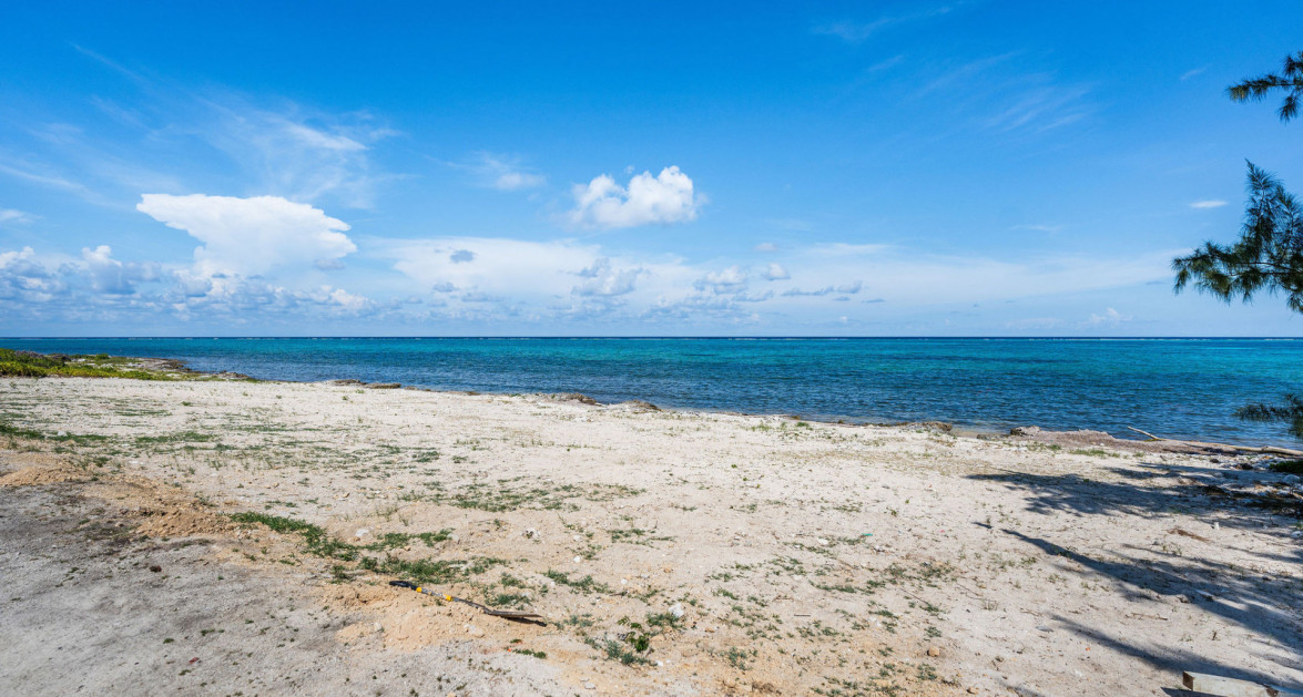 PRIME OCEANTFRONT LAND - HOUSE LOT #1 - Image 6