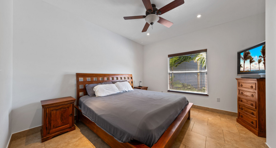 Private Savannah Sanctuary with Resort-Style Grounds and Income Potential - Image 20