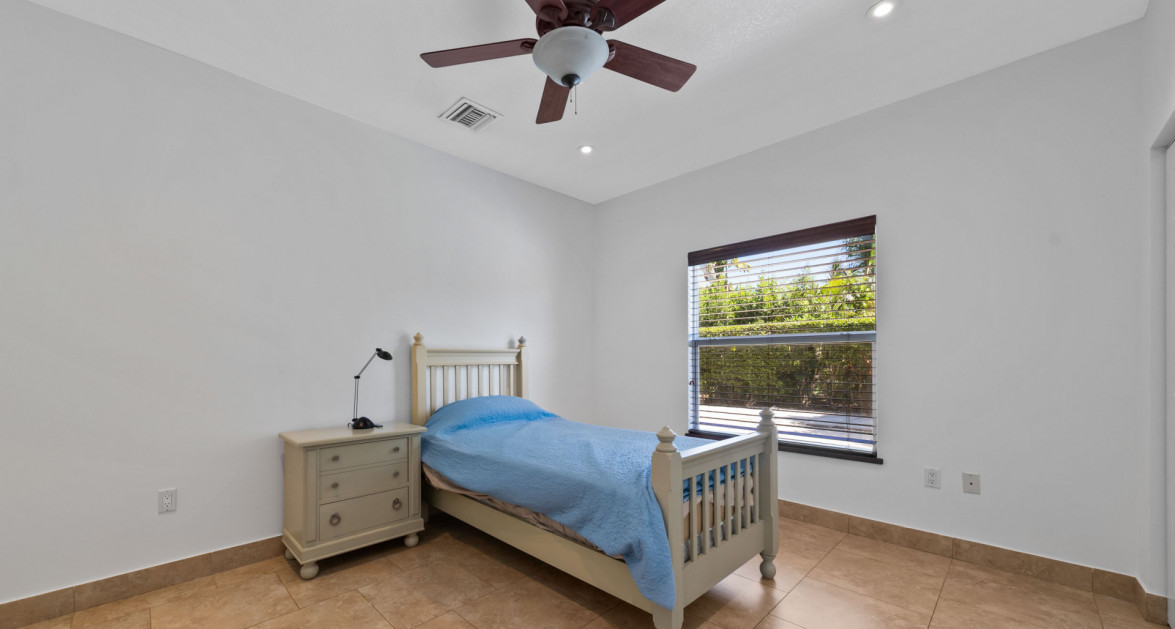 Private Savannah Sanctuary with Resort-Style Grounds and Income Potential - Image 10