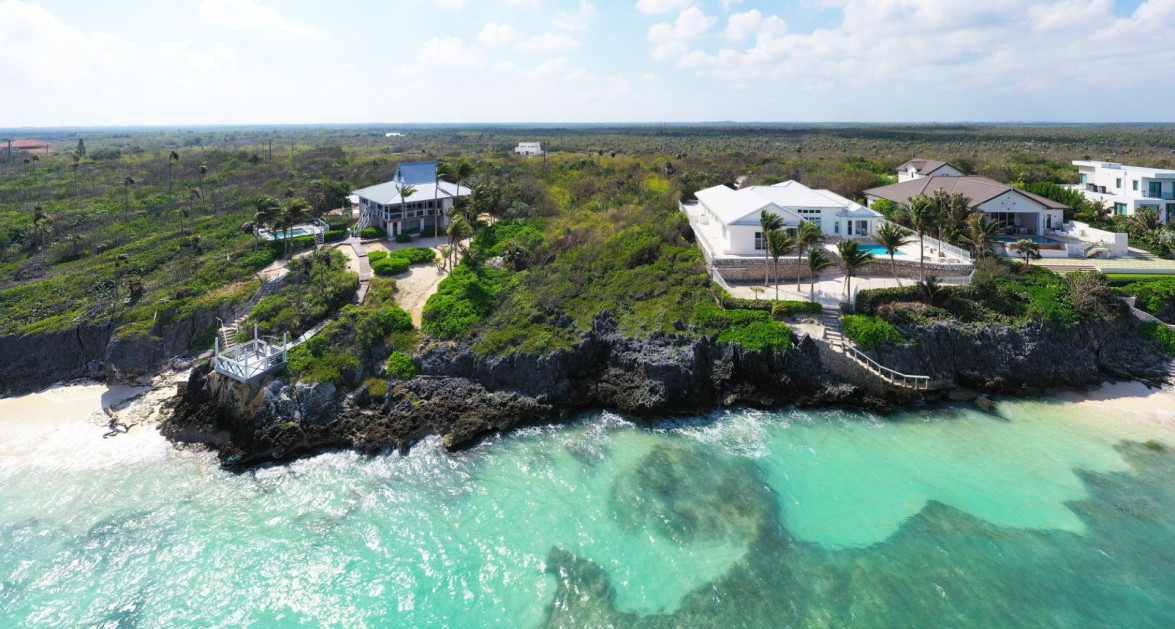 QUEEN'S HIGHWAY, WATERFRONT PARCEL | 0.62 ACRE - Image 3