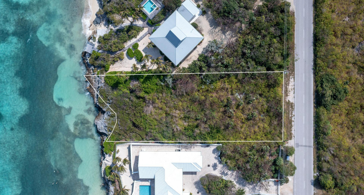 QUEEN'S HIGHWAY, WATERFRONT PARCEL | 0.62 ACRE - Image 1