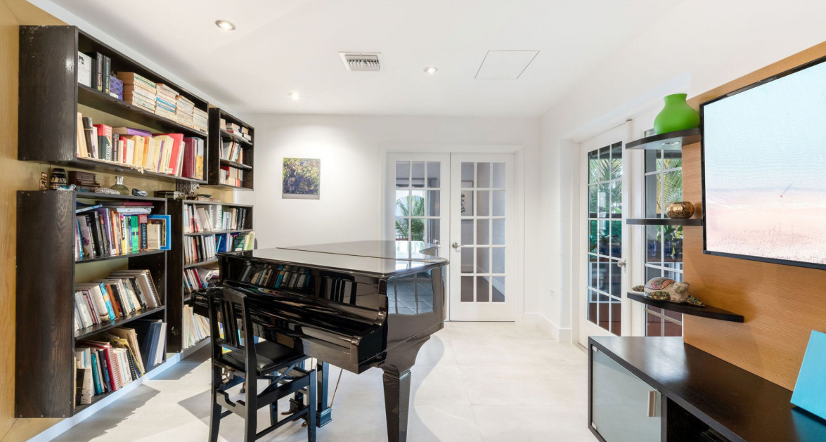 RARE SE Exposure PURE white Sand Beach RESORT - Image 29