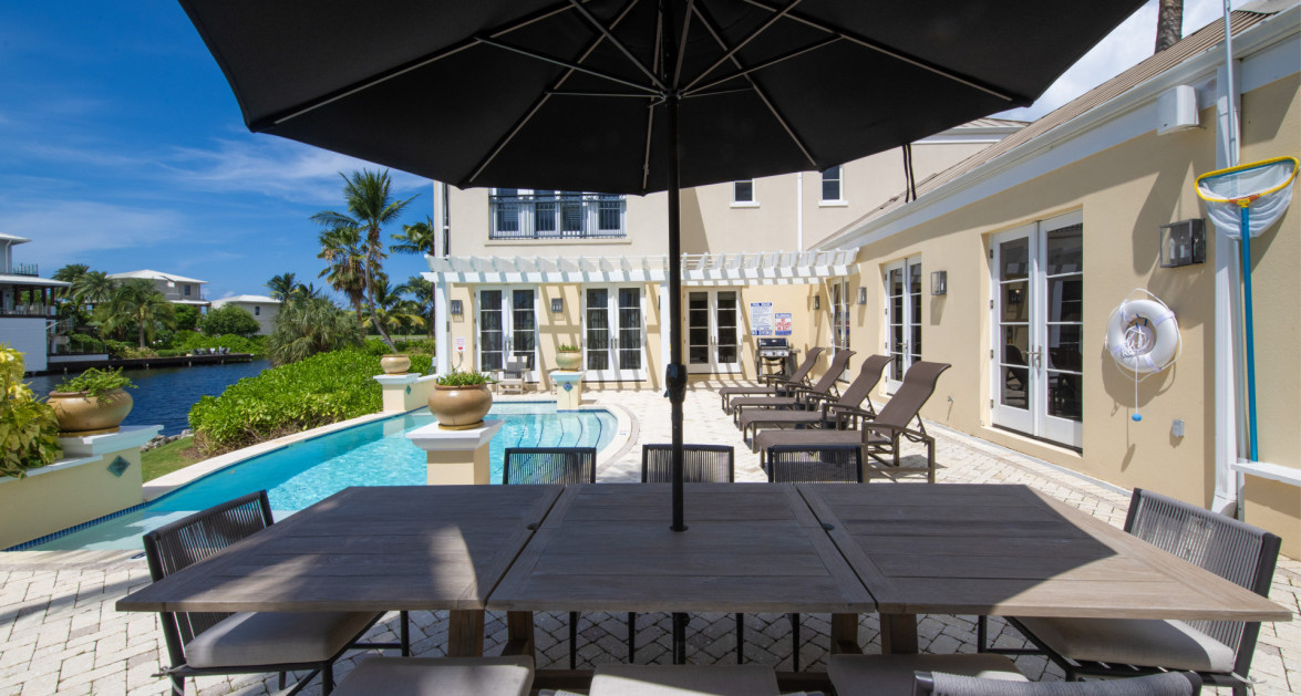 Ritz-Exclusive Resorts Residence - Image 2