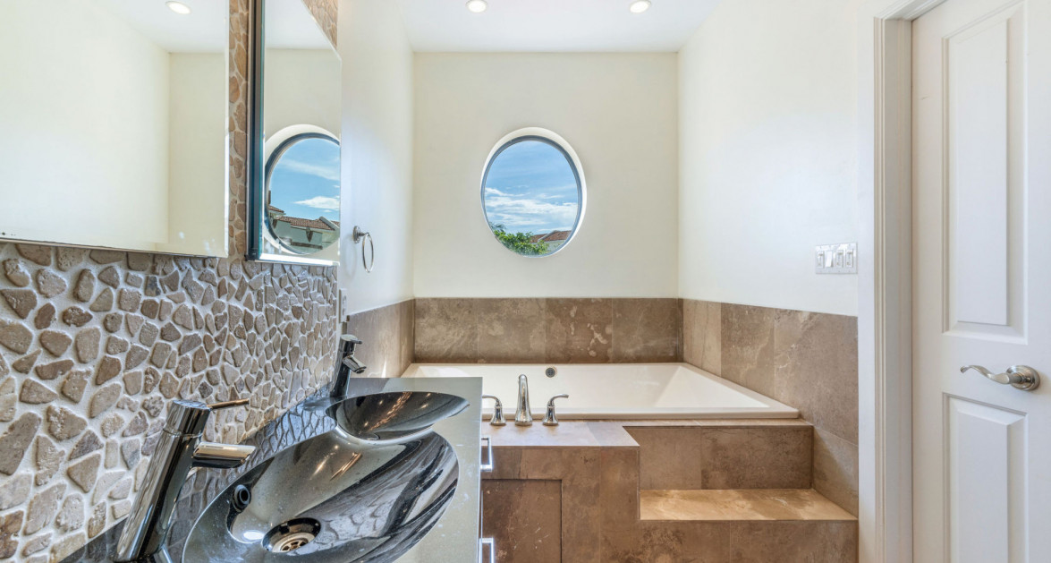 San Sebastian Upgraded 4 Bedroom Phase 2 - Image 25