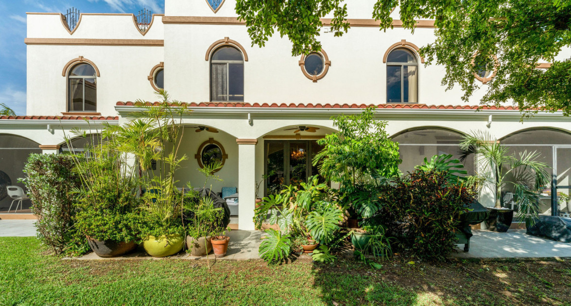 San Sebastian Upgraded 4 Bedroom Phase 2 - Image 35