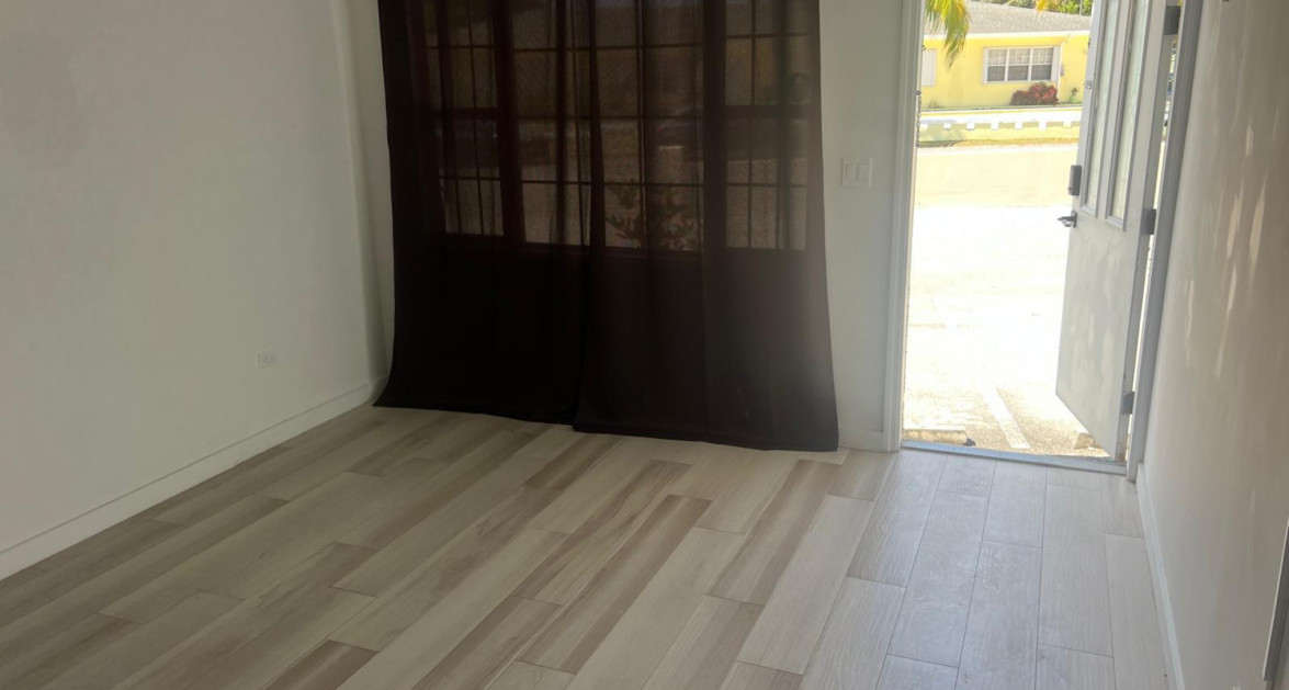 Sandalwood #3, 1 Bedroom 1 Bathroom - Image 2