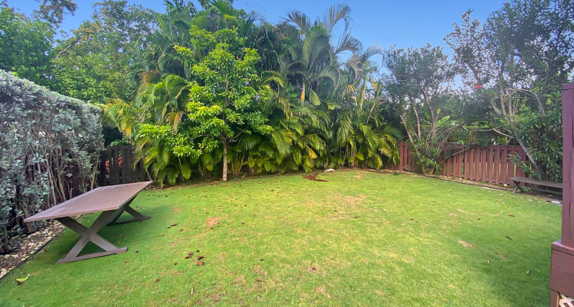 Satin Wood 4 Bdrm 3 Bath Home - Image 18