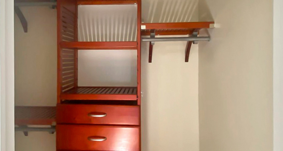 Satin Wood 4 Bdrm 3 Bath Home - Image 14