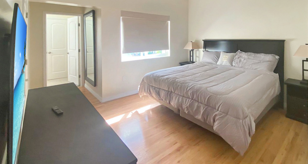 Satin Wood 4 Bdrm 3 Bath Home - Image 7