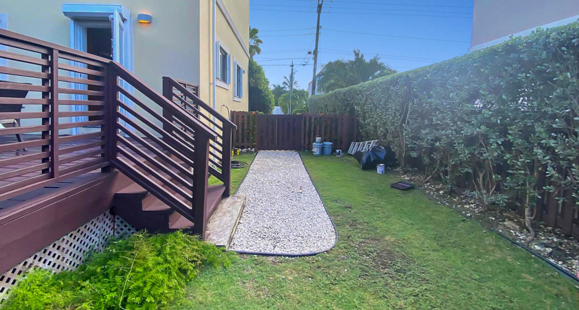 Satin Wood 4 Bdrm 3 Bath Home - Image 17