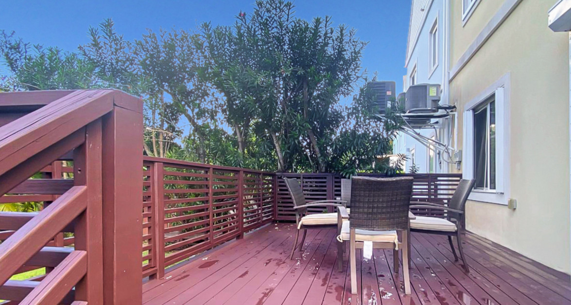 Satin Wood 4 Bdrm 3 Bath Home - Image 15