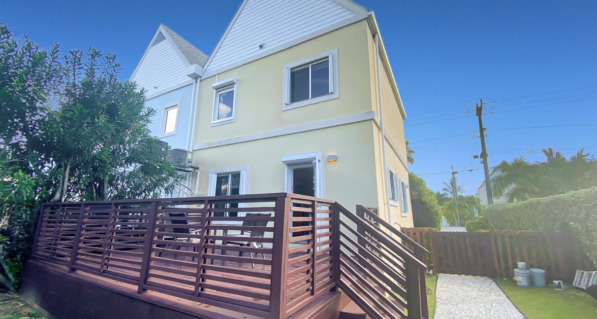 Satin Wood 4 Bdrm 3 Bath Home - Image 16