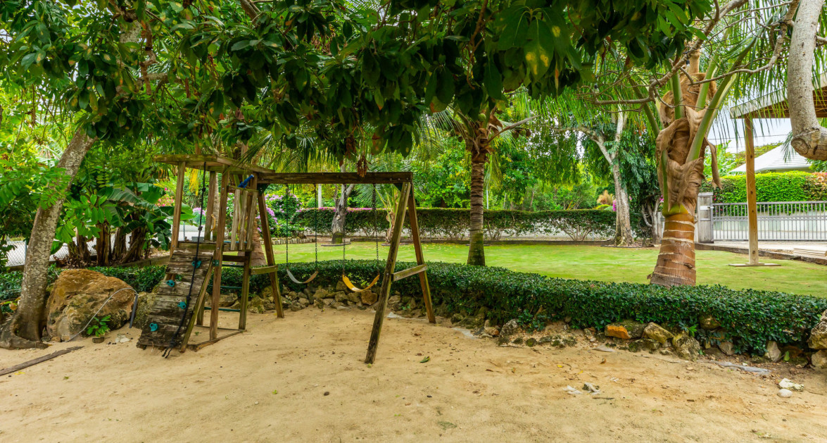 SAVANNAH 3 BED/3.5 BATH CHARMING COTTAGE HOME WITH INCOME PRODUCING UNIT - Image 25