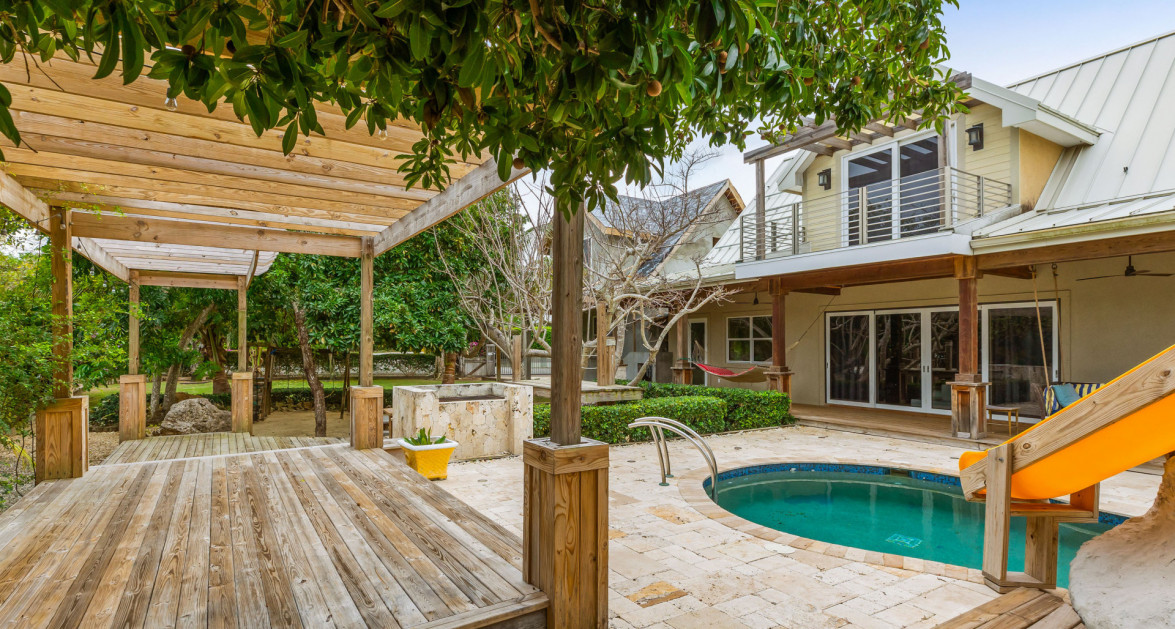 SAVANNAH 3 BED/3.5 BATH CHARMING COTTAGE HOME WITH INCOME PRODUCING UNIT - Image 23