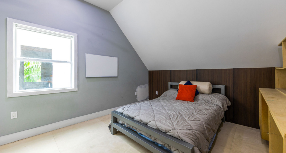 SAVANNAH 3 BED/3.5 BATH CHARMING COTTAGE HOME WITH INCOME PRODUCING UNIT - Image 18