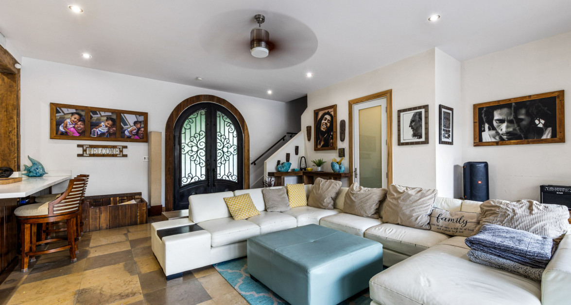 SAVANNAH 3 BED/3.5 BATH CHARMING COTTAGE HOME WITH INCOME PRODUCING UNIT - Image 10