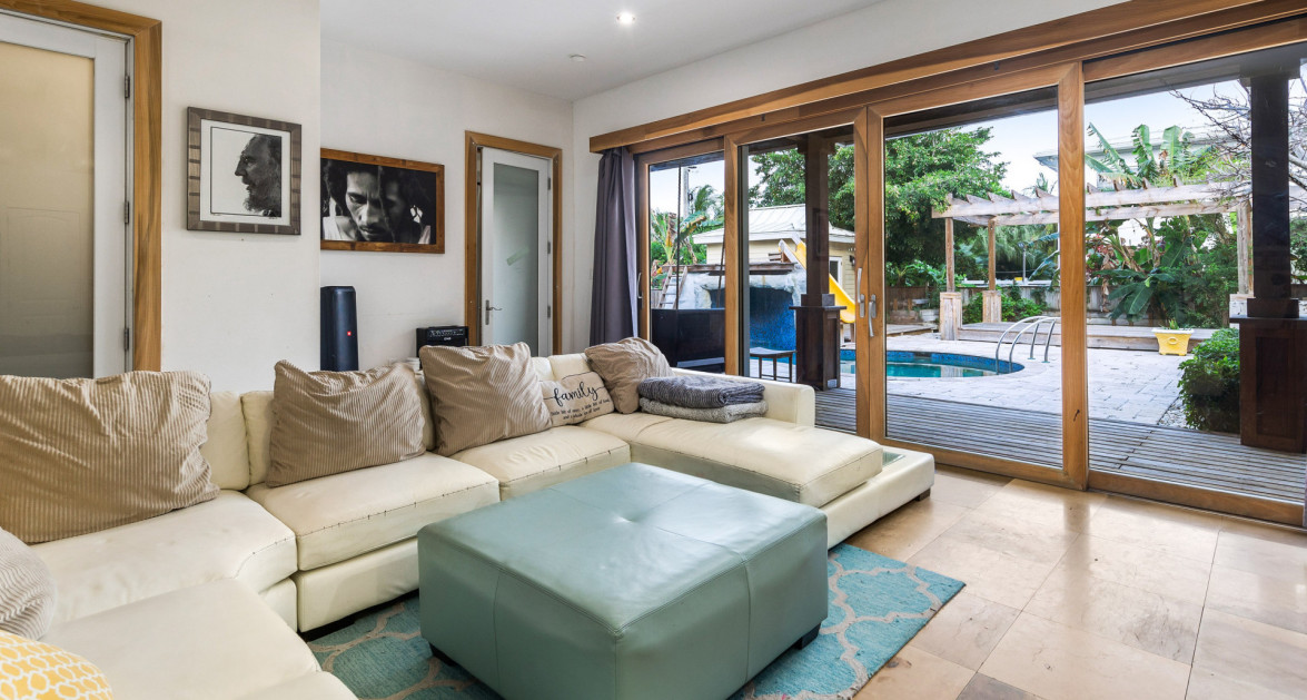 SAVANNAH 3 BED/3.5 BATH CHARMING COTTAGE HOME WITH INCOME PRODUCING UNIT - Image 9