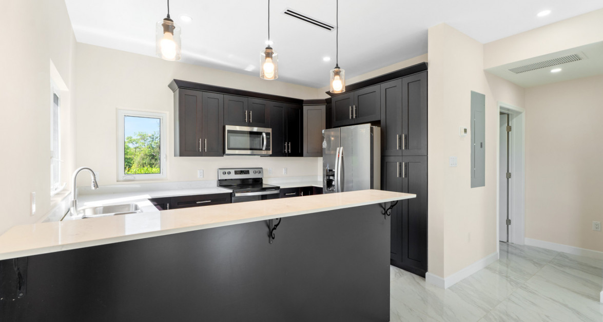 SAVANNAH NEWLY CONSTRUCTED BEAUTIFUL 3 BED/3 1/2 BATH HOME - Image 6