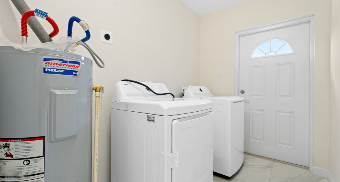 SAVANNAH NEWLY CONSTRUCTED BEAUTIFUL 3 BED/3 1/2 BATH HOME - Image 9