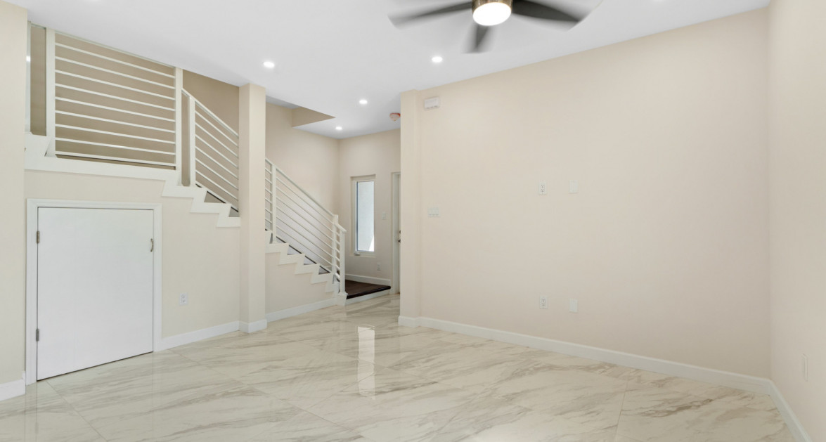 SAVANNAH NEWLY CONSTRUCTED BEAUTIFUL 3 BED/3 1/2 BATH HOME - Image 4