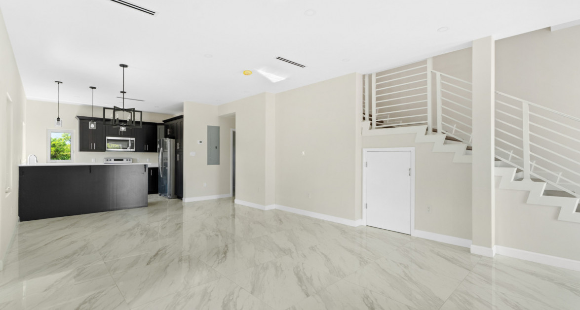 SAVANNAH NEWLY CONSTRUCTED BEAUTIFUL 3 BED/3 1/2 BATH HOME - Image 3