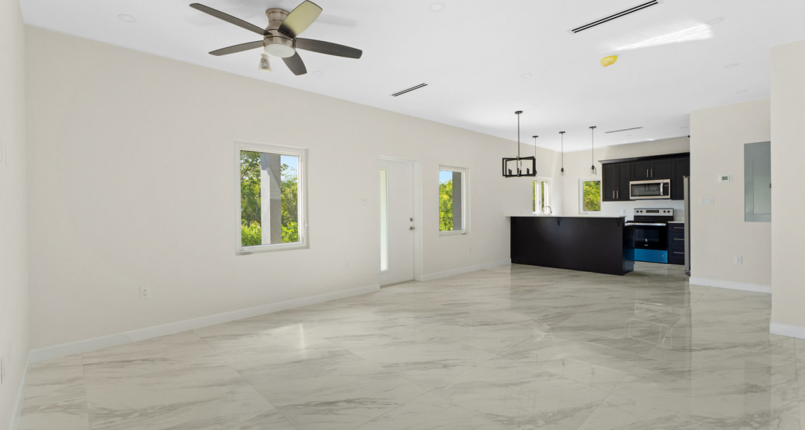 SAVANNAH NEWLY CONSTRUCTED BEAUTIFUL 3 BED/3 1/2 BATH HOME - Image 2