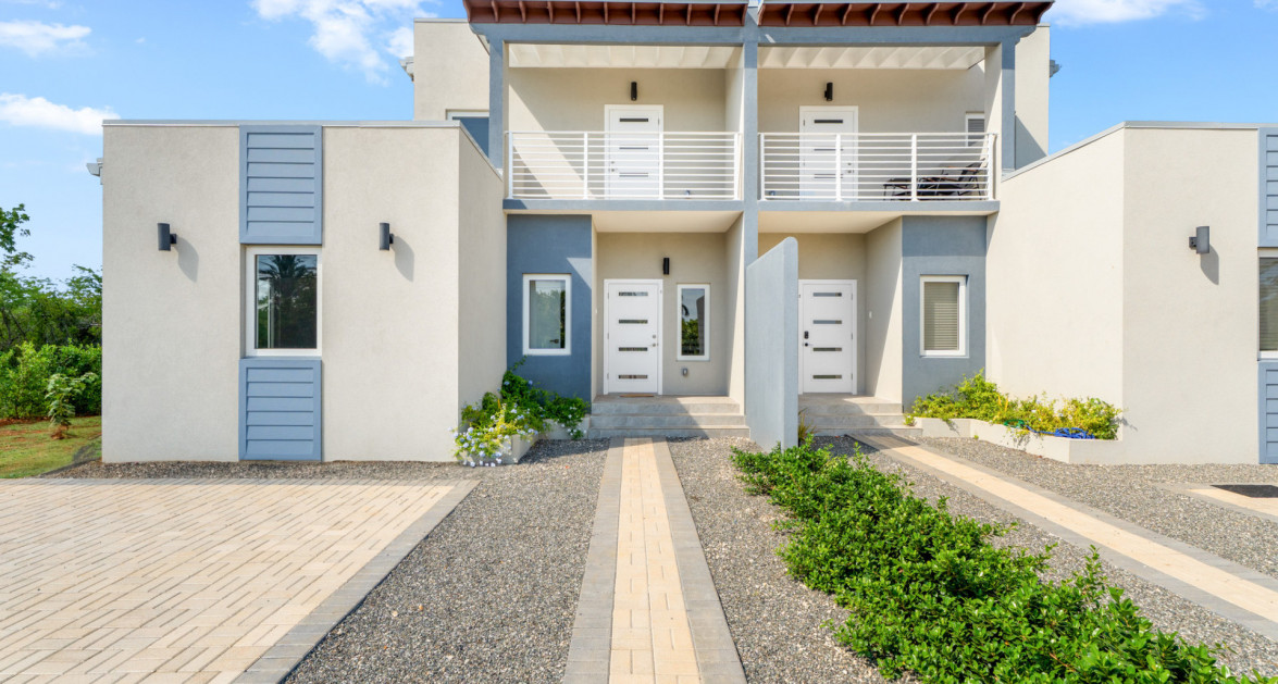 SAVANNAH NEWLY CONSTRUCTED BEAUTIFUL 3 BED/3 1/2 BATH HOME