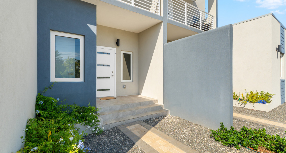 SAVANNAH NEWLY CONSTRUCTED BEAUTIFUL 3 BED/3 1/2 BATH HOME - Image 1