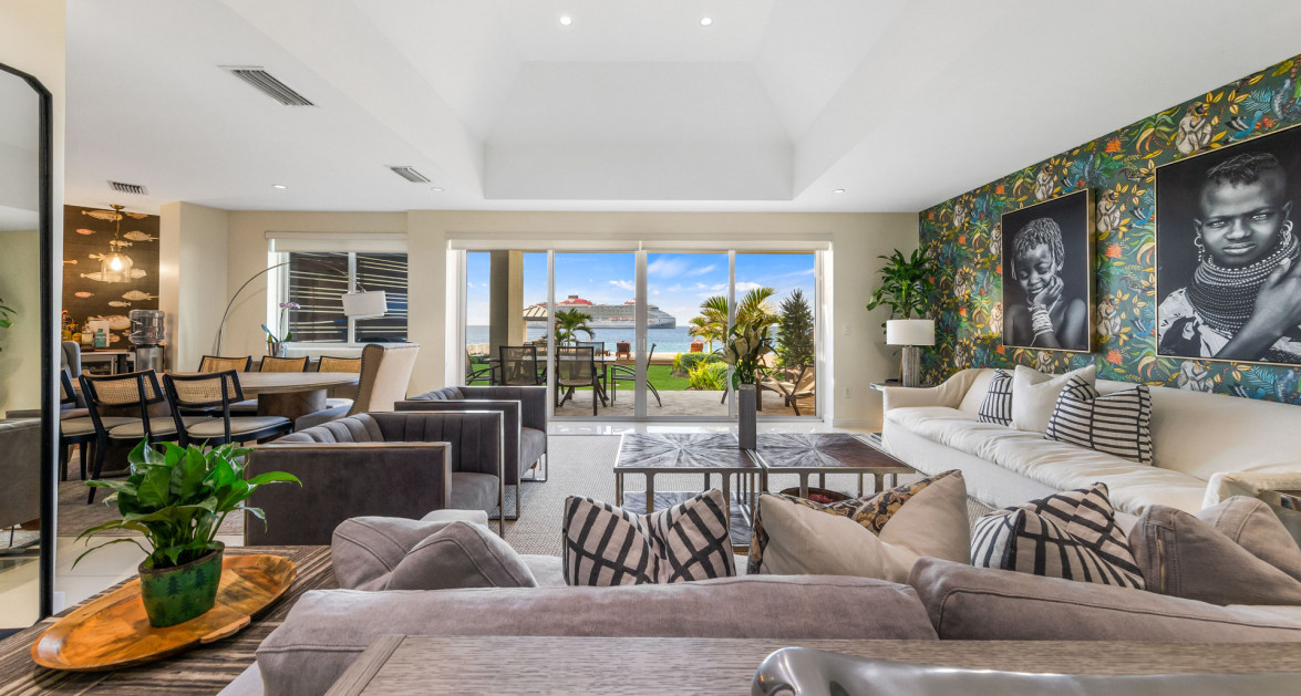 SeaView 103 - Stylish Waterfront living with Panoramic Views - Image 15