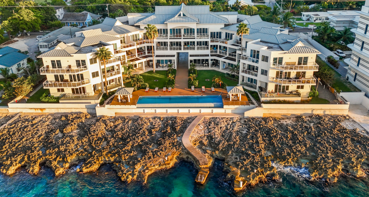 SeaView 103 - Stylish Waterfront living with Panoramic Views - Image 1