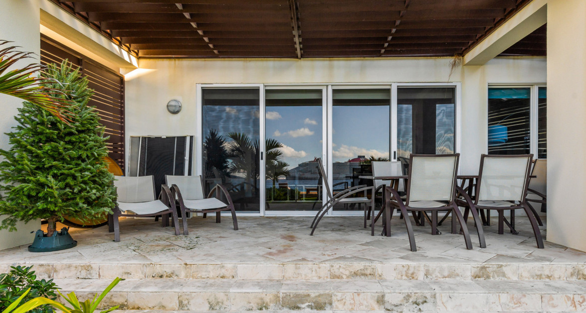 SeaView 103 - Stylish Waterfront living with Panoramic Views - Image 12