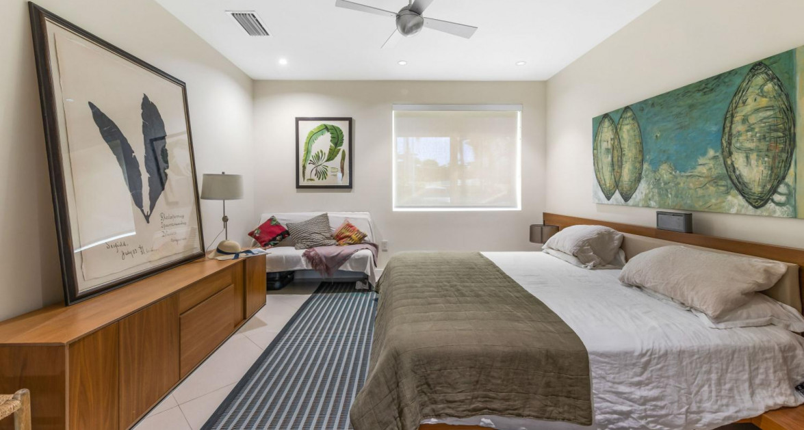 SeaView 103 - Stylish Waterfront living with Panoramic Views - Image 8