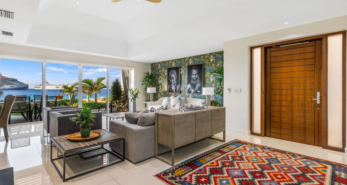 SeaView 103 - Stylish Waterfront living with Panoramic Views - Image 2