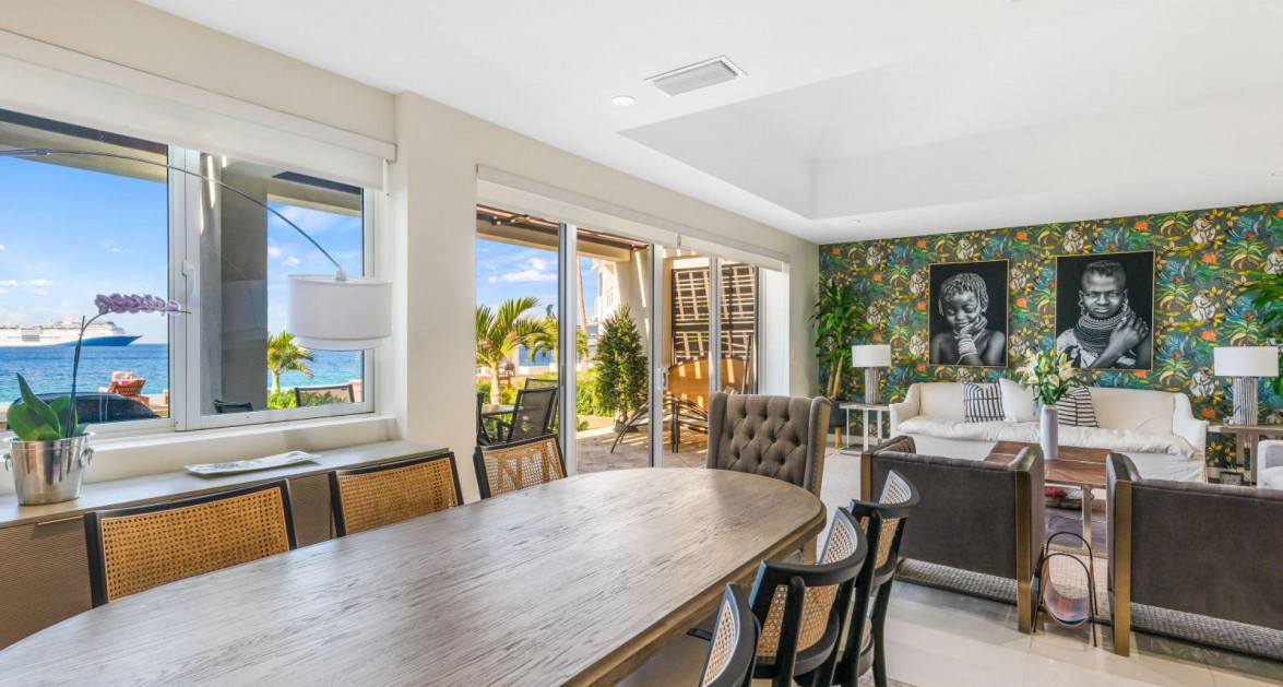 SeaView 103 - Stylish Waterfront living with Panoramic Views - Image 6