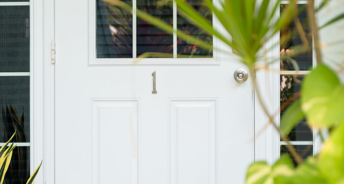 Walkers Road Charming 2bed/2bath Plus Den - Image 1