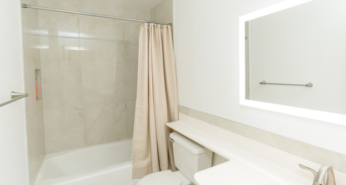 Walkers Road Charming 2bed/2bath Plus Den - Image 7