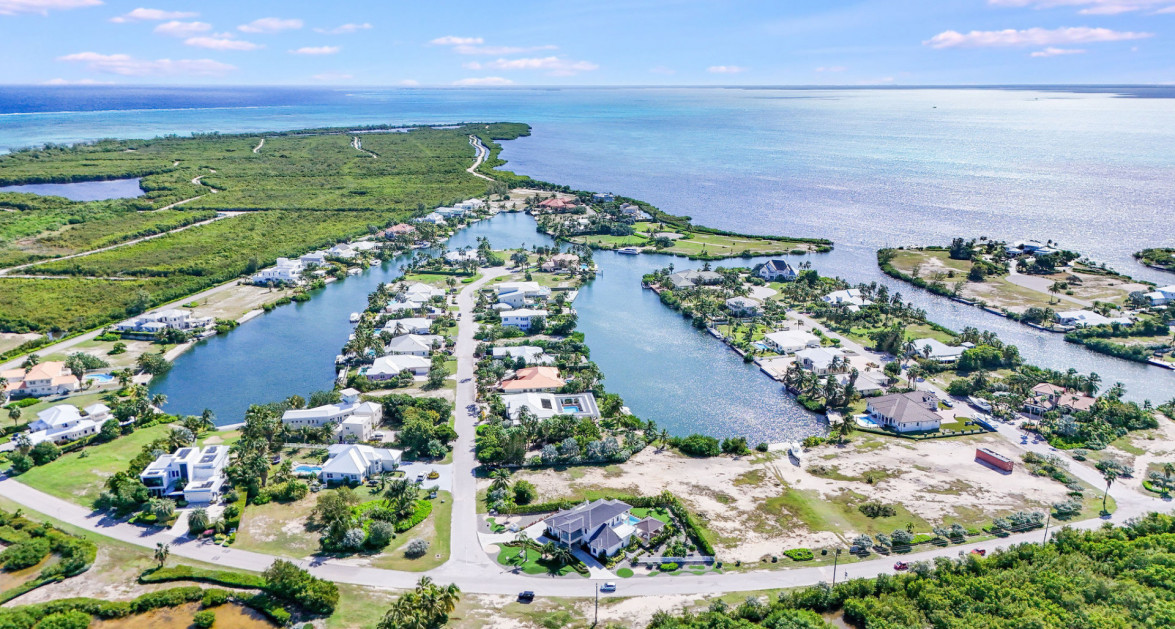 SHORES PREMIUM WATERFRONT LOT - Image 3